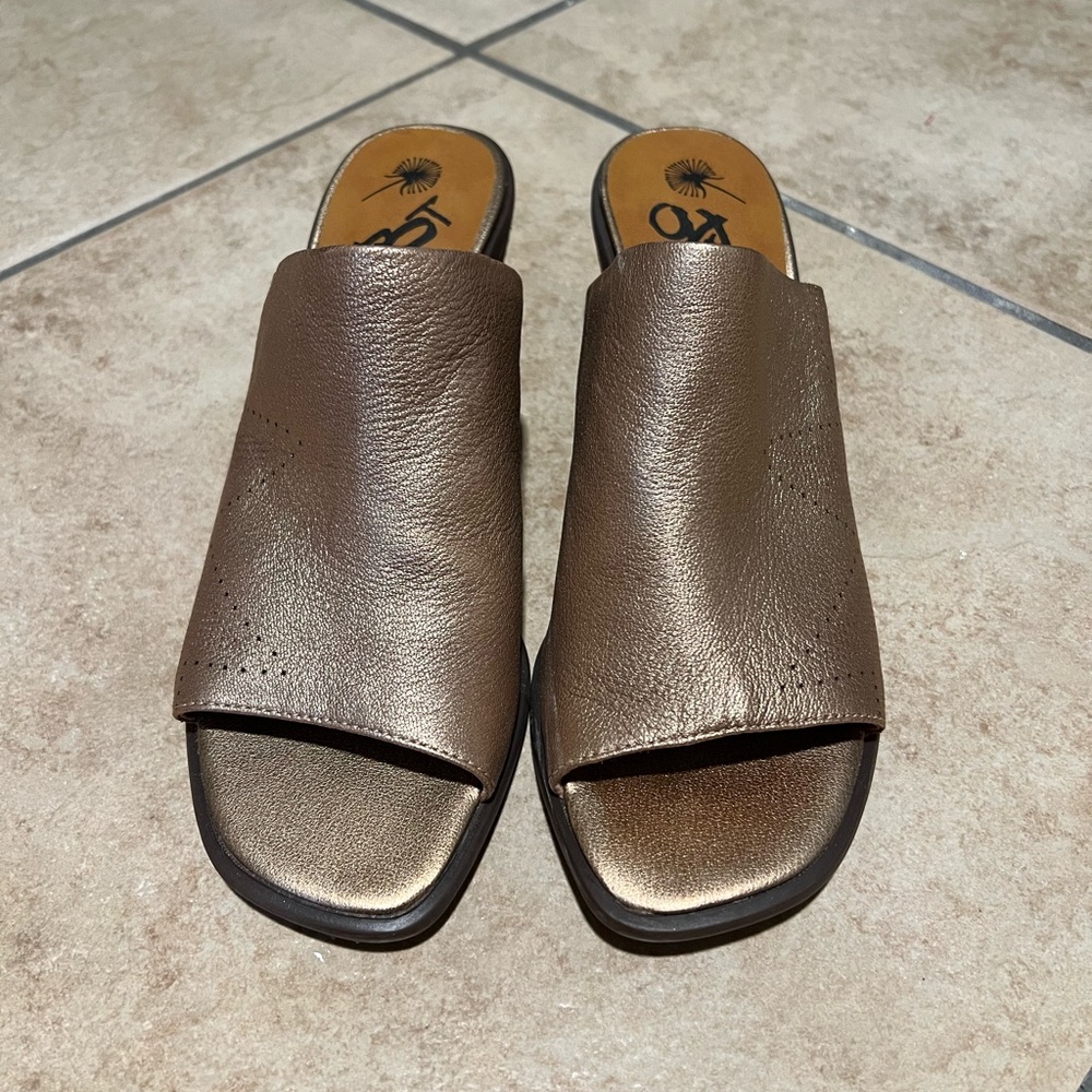 OTBT Brown Leather Women's Mules - Picture 2 of 8